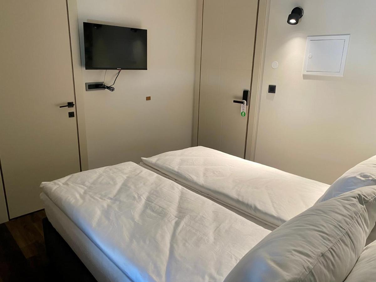 Boutique Hotel Zbilje エクステリア 写真