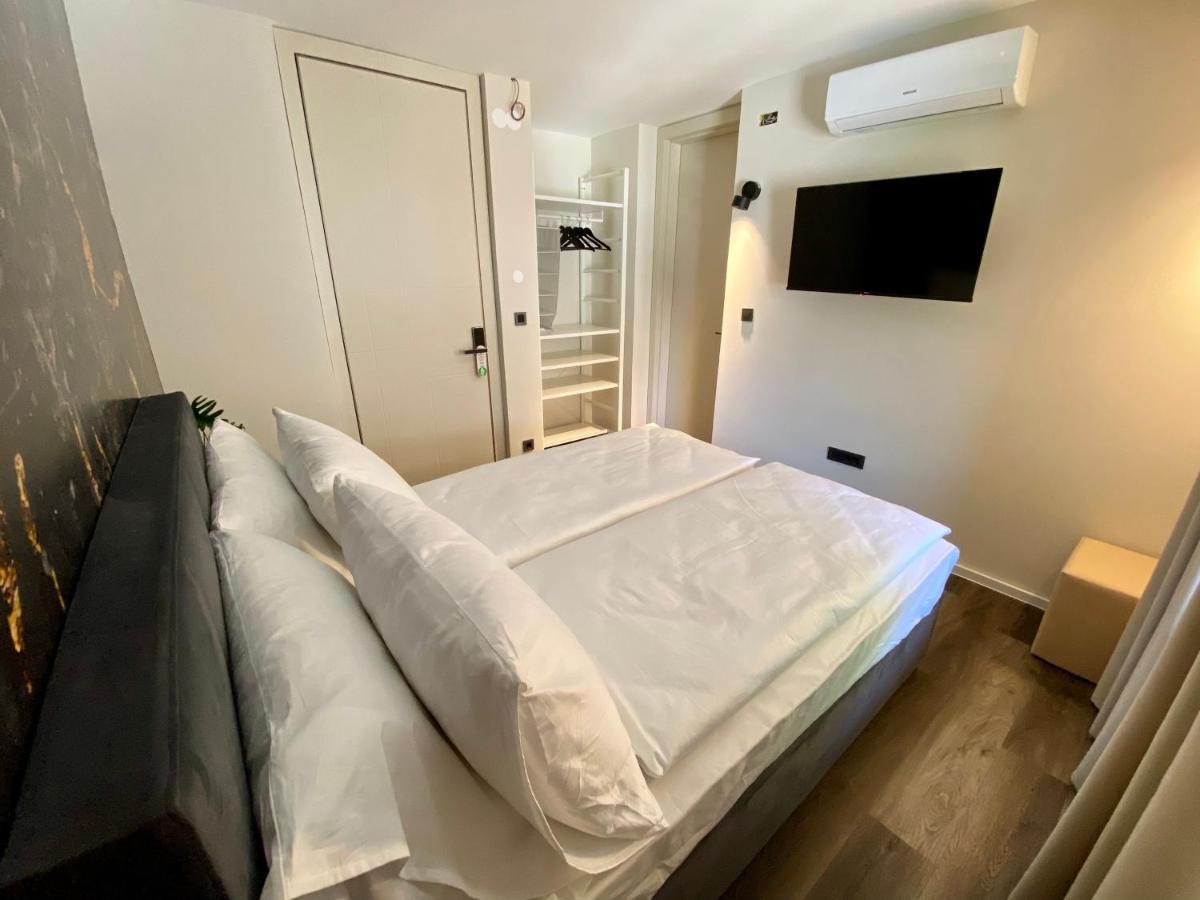 Boutique Hotel Zbilje エクステリア 写真