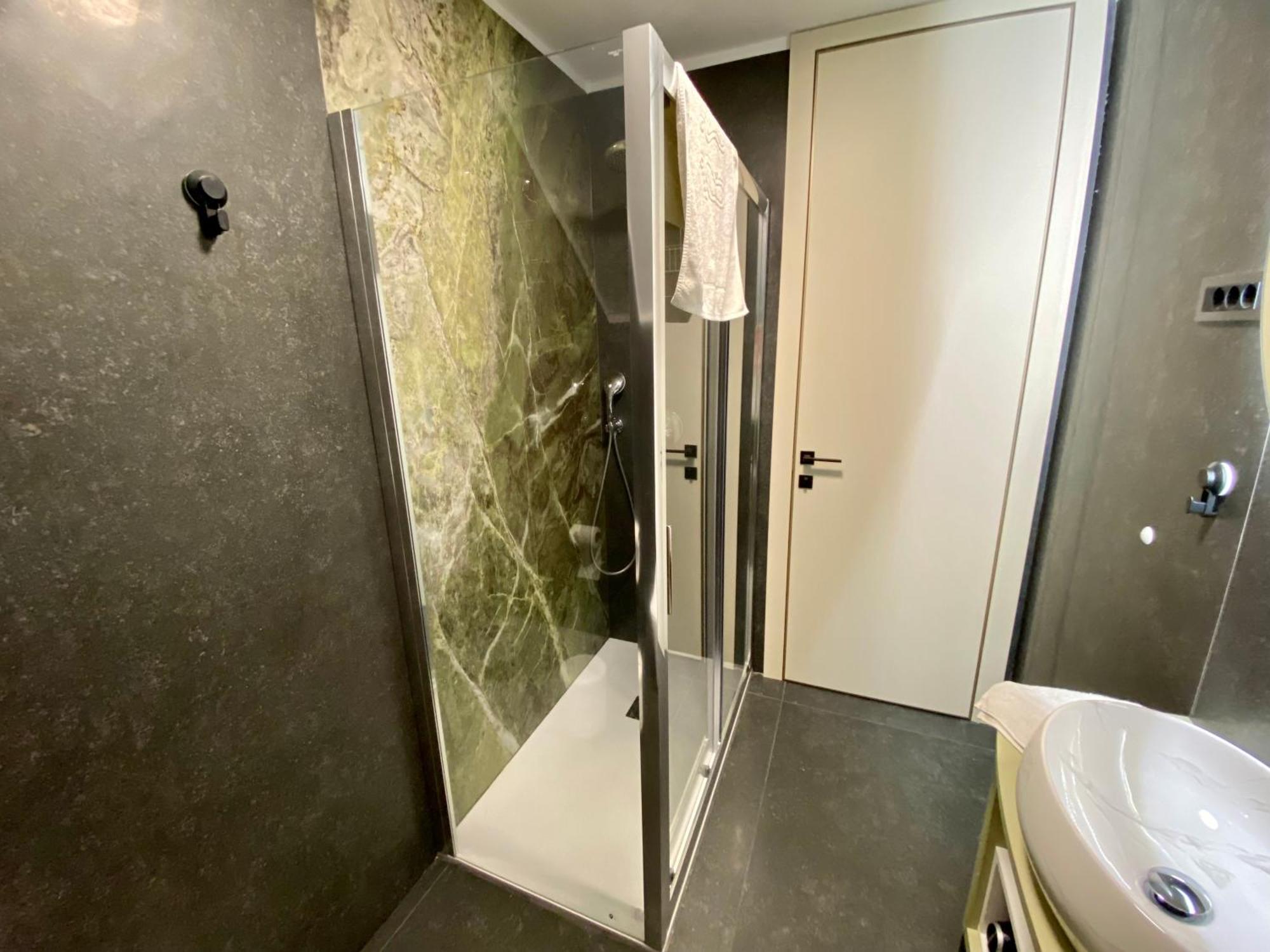 Boutique Hotel Zbilje エクステリア 写真